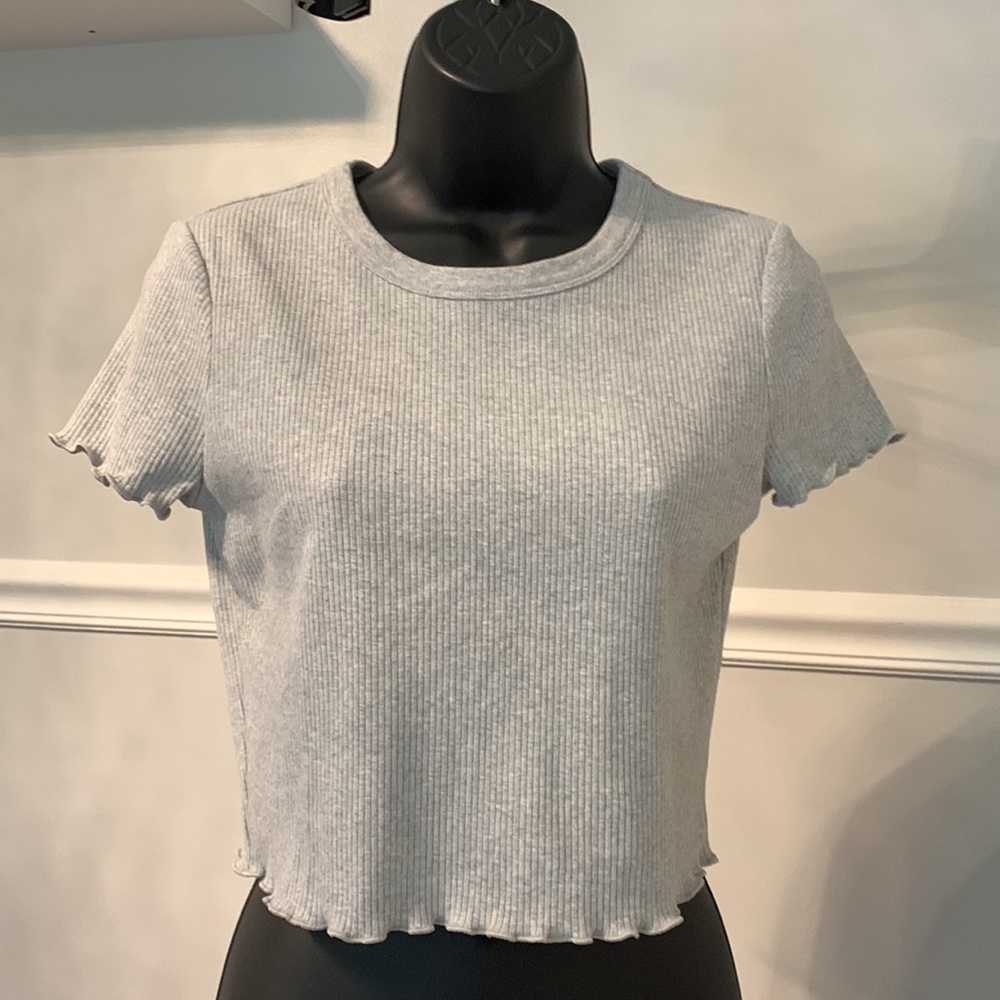 Champion Gray Heather Ribbed Lettuce Edge Crop Tee Size M NWOT